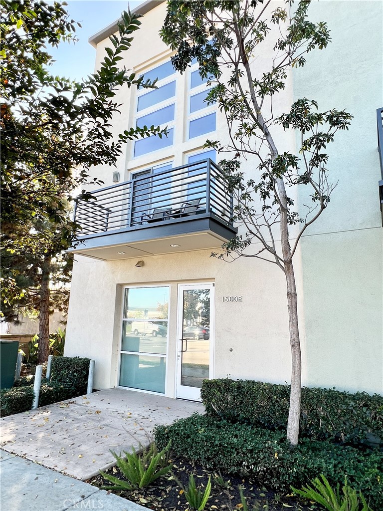 1500 W Artesia Square E