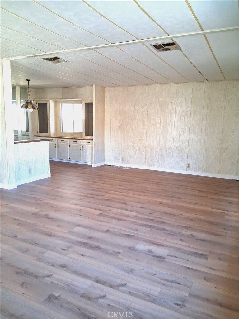 725 W Thornton 157