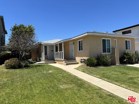 Photo of 8437 Lilienthal Avenue, Los Angeles, CA 90045 (MLS # 26840737)