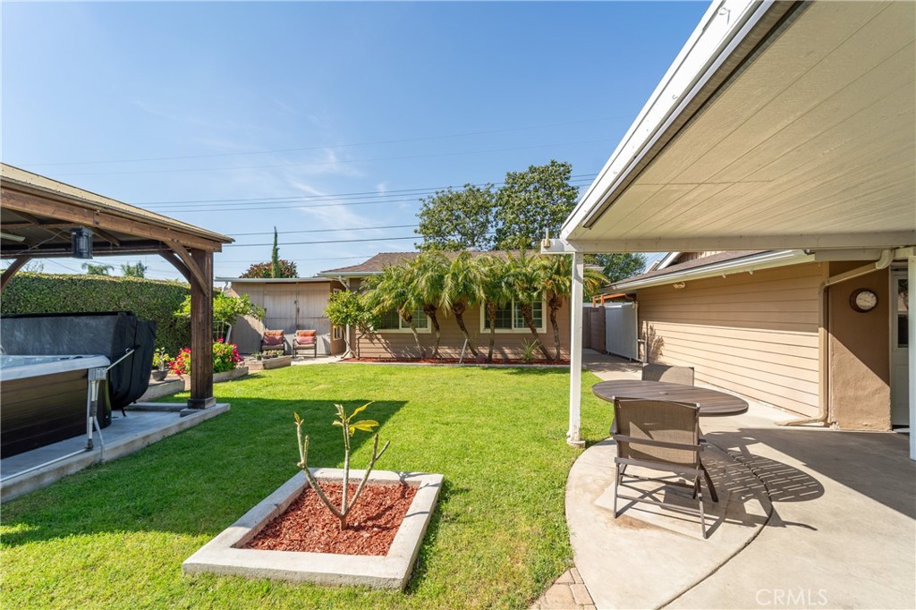 3123 E La Veta Avenue