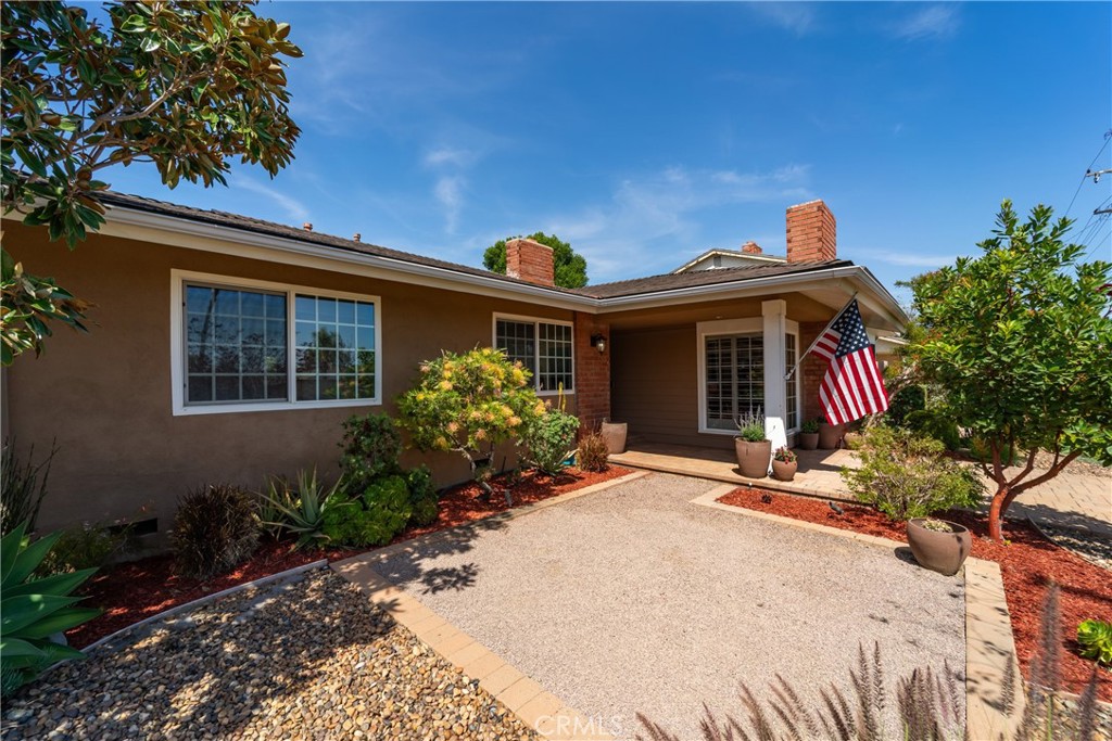 3123 E La Veta Avenue