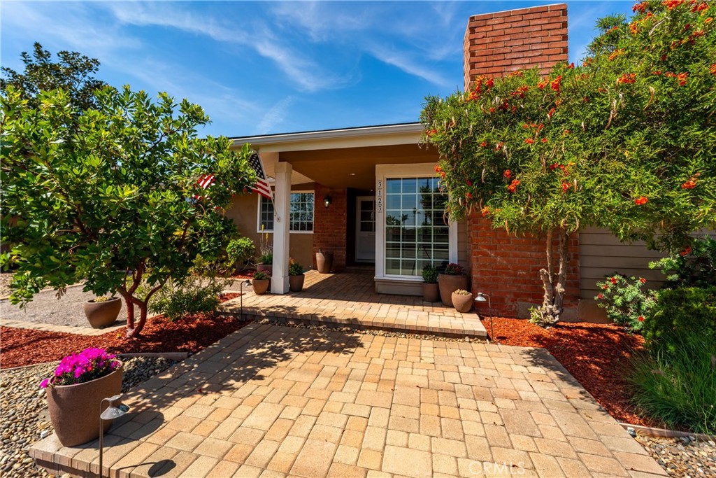 3123 E La Veta Avenue