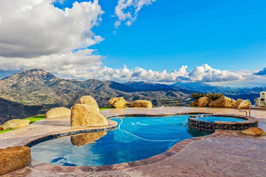 15351 Isla Vista Road