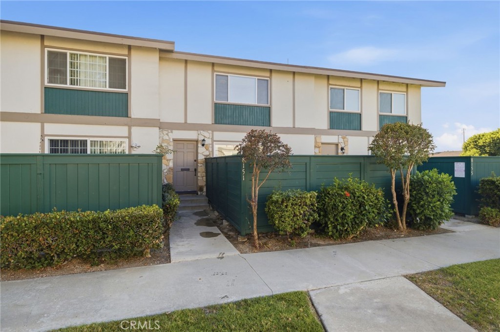 8151 Hunter Green