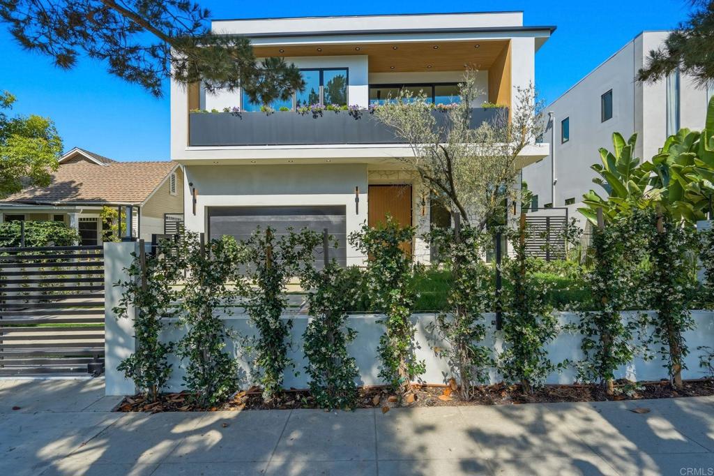 843 N Vista Street