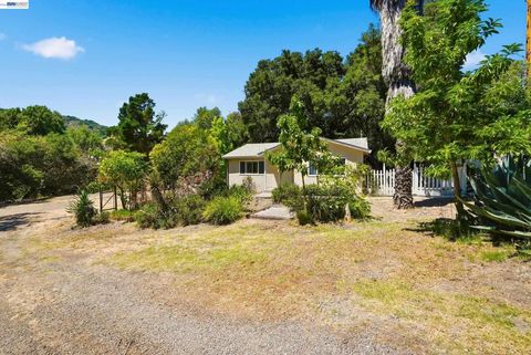 Photo of 10160 Crow Canyon Rd RD, Castro Valley, CA 94552 (MLS # 41141621)