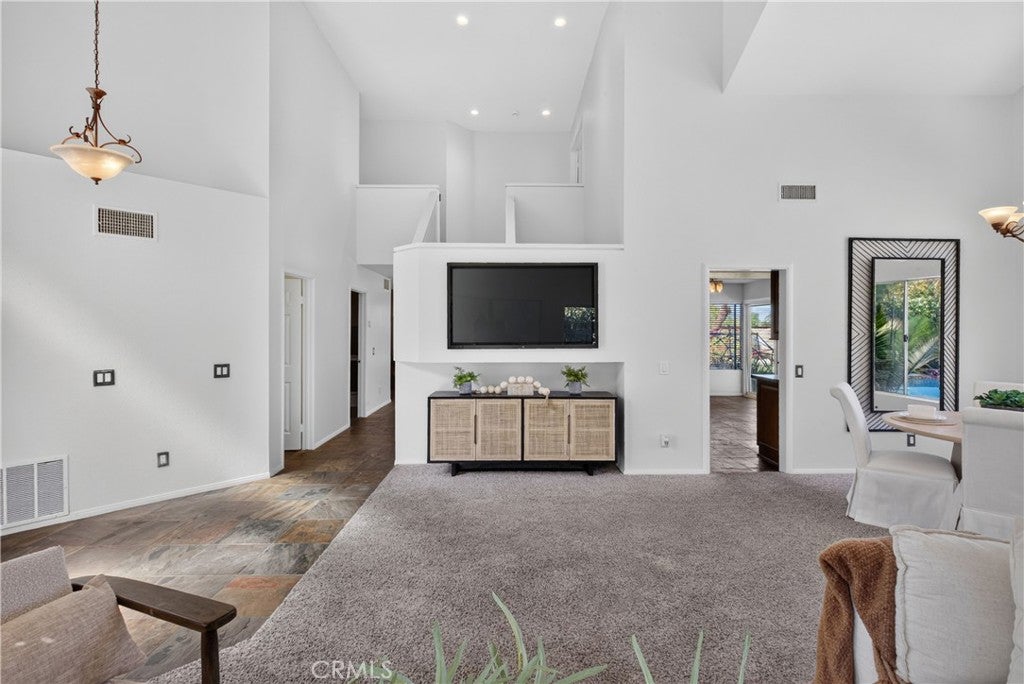 16846 Winterbrook