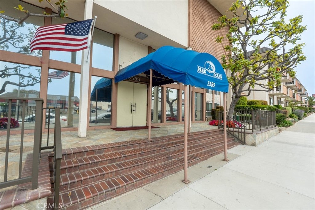 5585 E Pacific Coast Highway 258