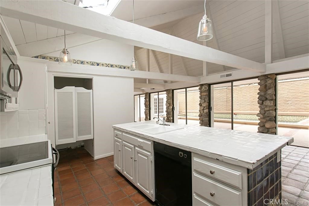 Gardens (Ocean side of PCH) (NSO) - Residential