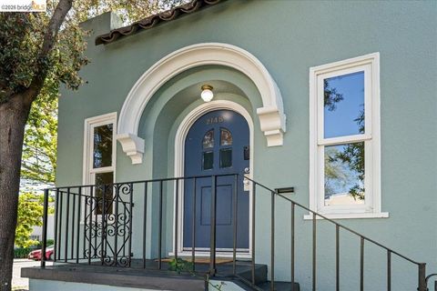 Photo of 2148 Curtis St St, Berkeley, CA 94702 (MLS # 41132466)