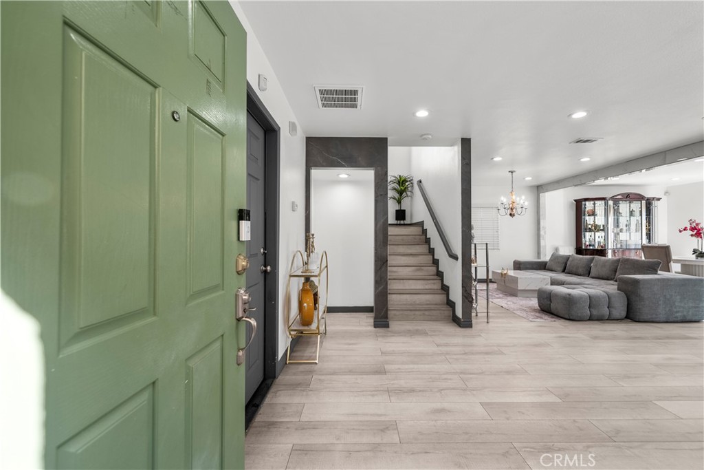 9427 Lemona Avenue 15