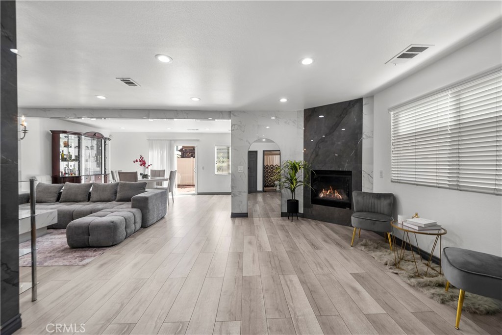 9427 Lemona Avenue 15