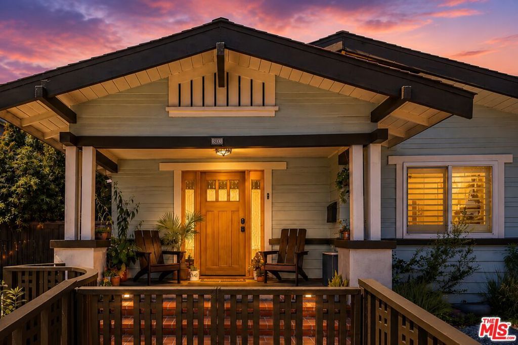 Photo of 933 Walnut Avenue, Long Beach, CA 90813 (MLS # 26854921)