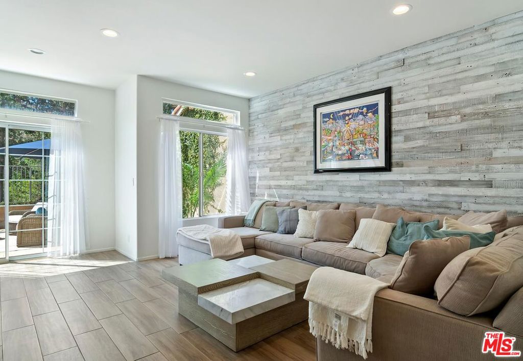 4724 Rhapsody Drive