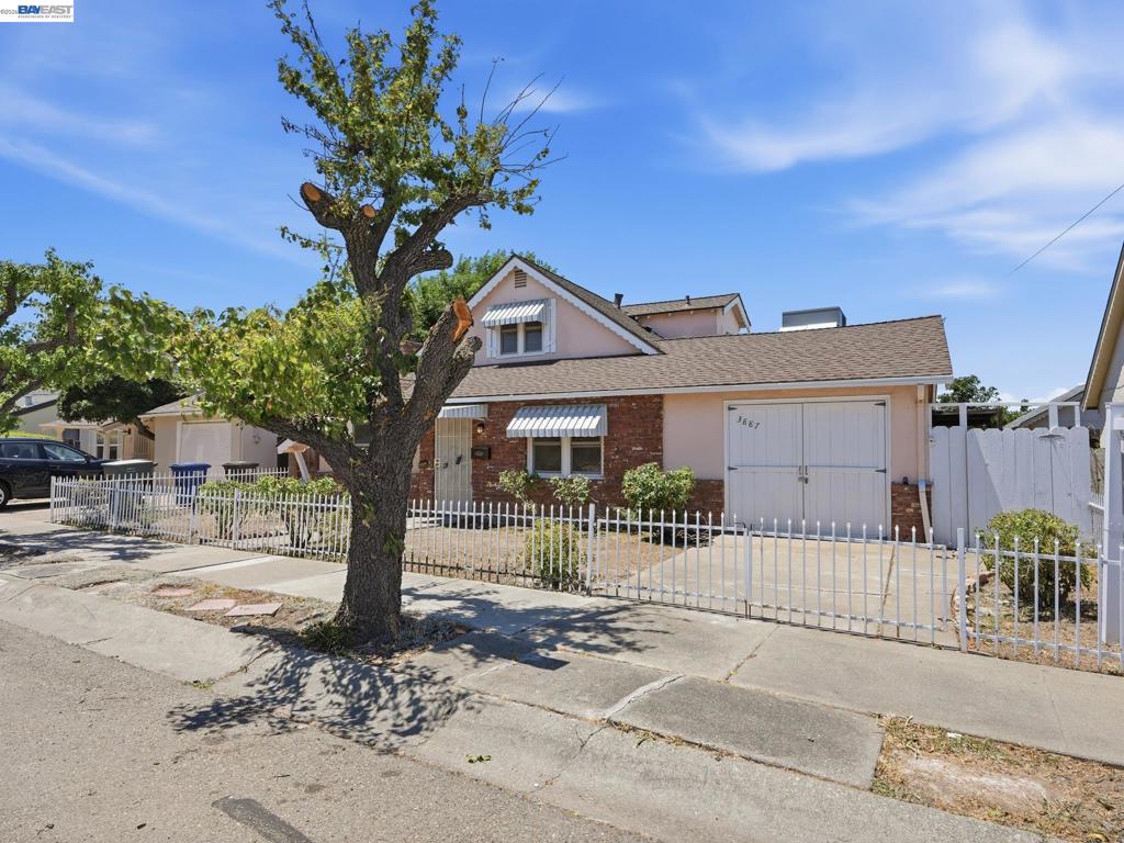 3887 Shasta Cir