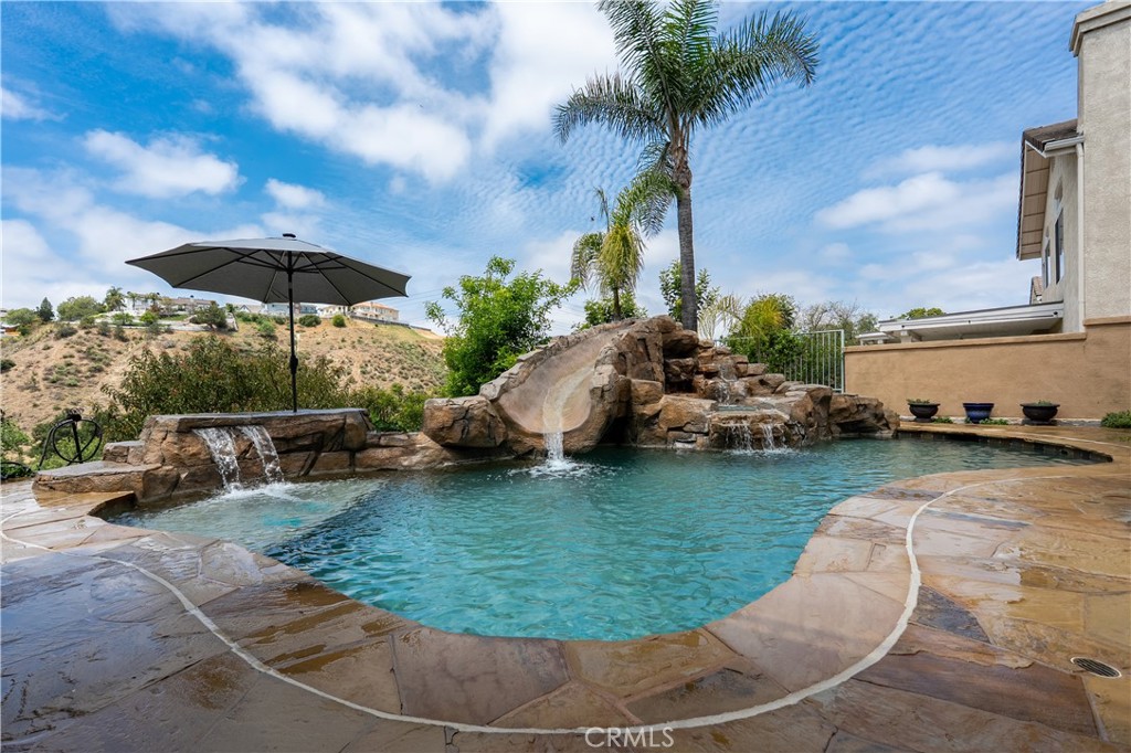 1033 S Creekview Lane