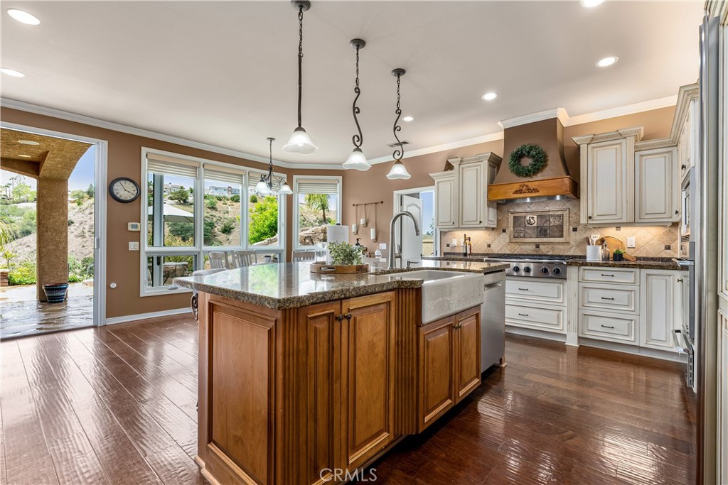 1033 S Creekview Lane