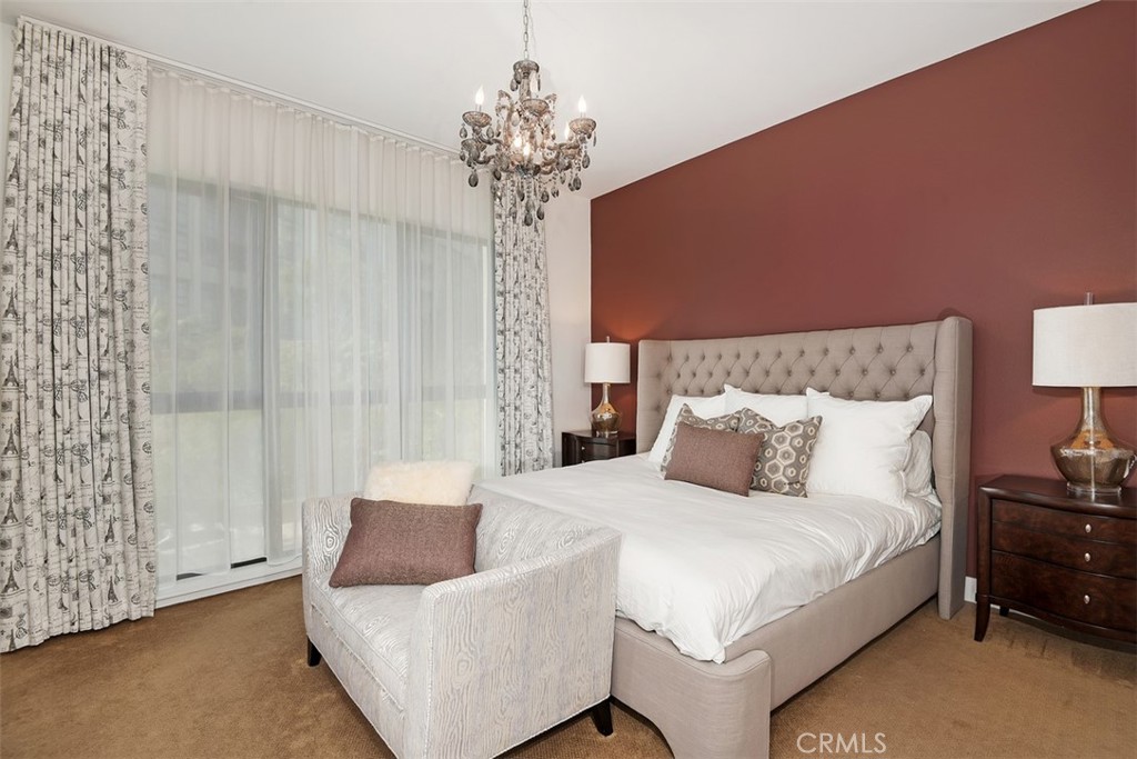 402 Rockefeller 203