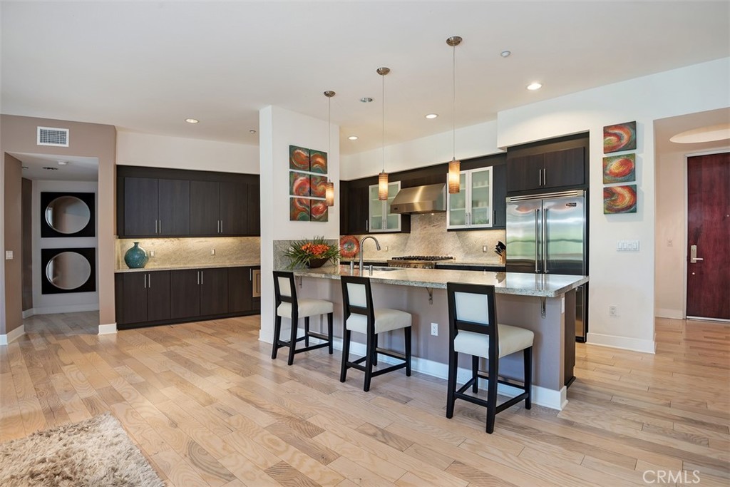 402 Rockefeller 203
