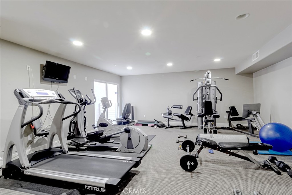 Properties 3 7249 Franklin Avenue 205