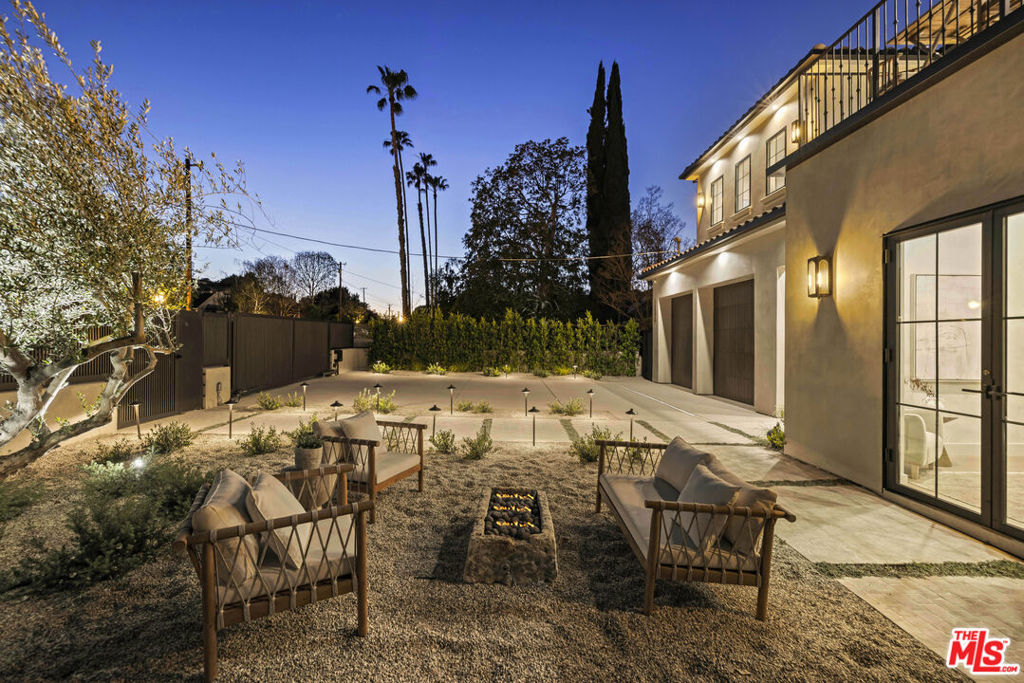 14273 Greenleaf Street