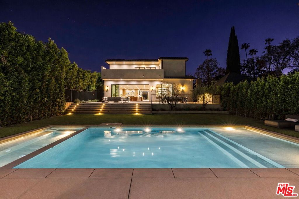 14273 Greenleaf Street