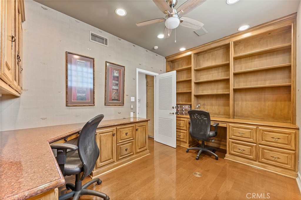 Alamitos Beach (AB) - Residential Lease