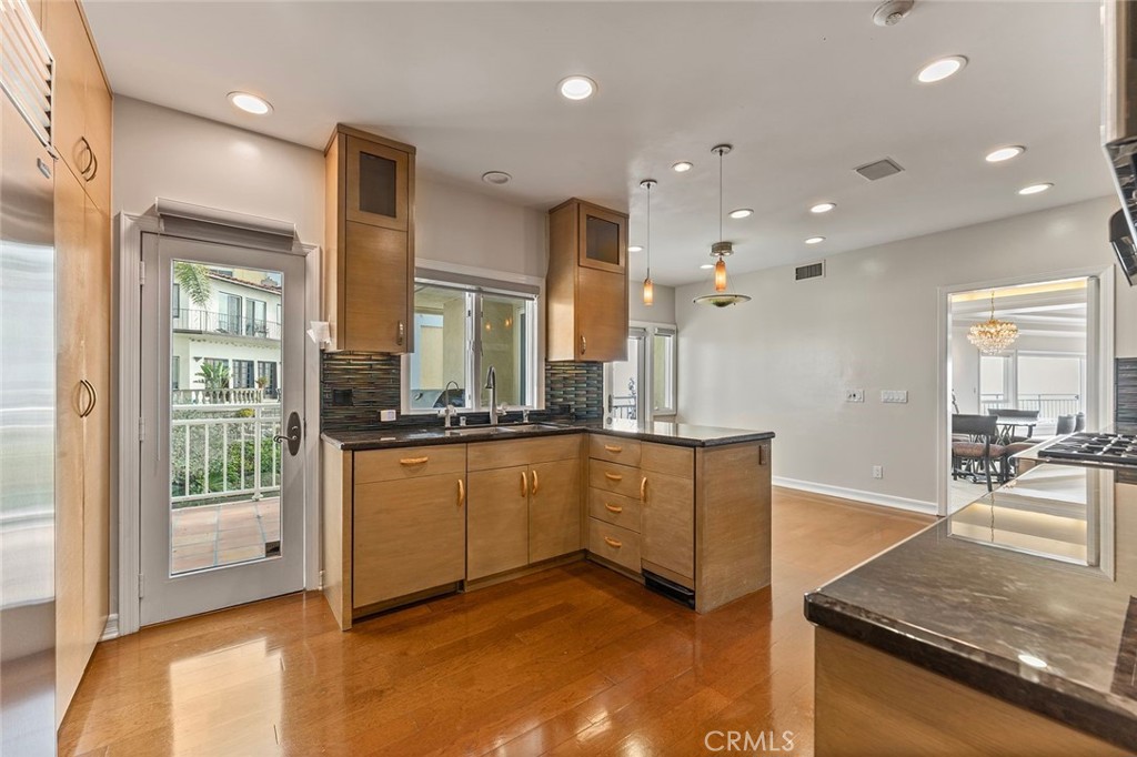 Alamitos Beach (AB) - Residential Lease