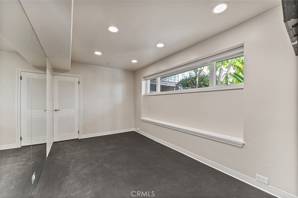 Alamitos Beach (AB) - Residential Lease