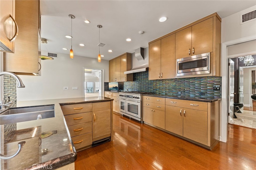 Alamitos Beach (AB) - Residential Lease