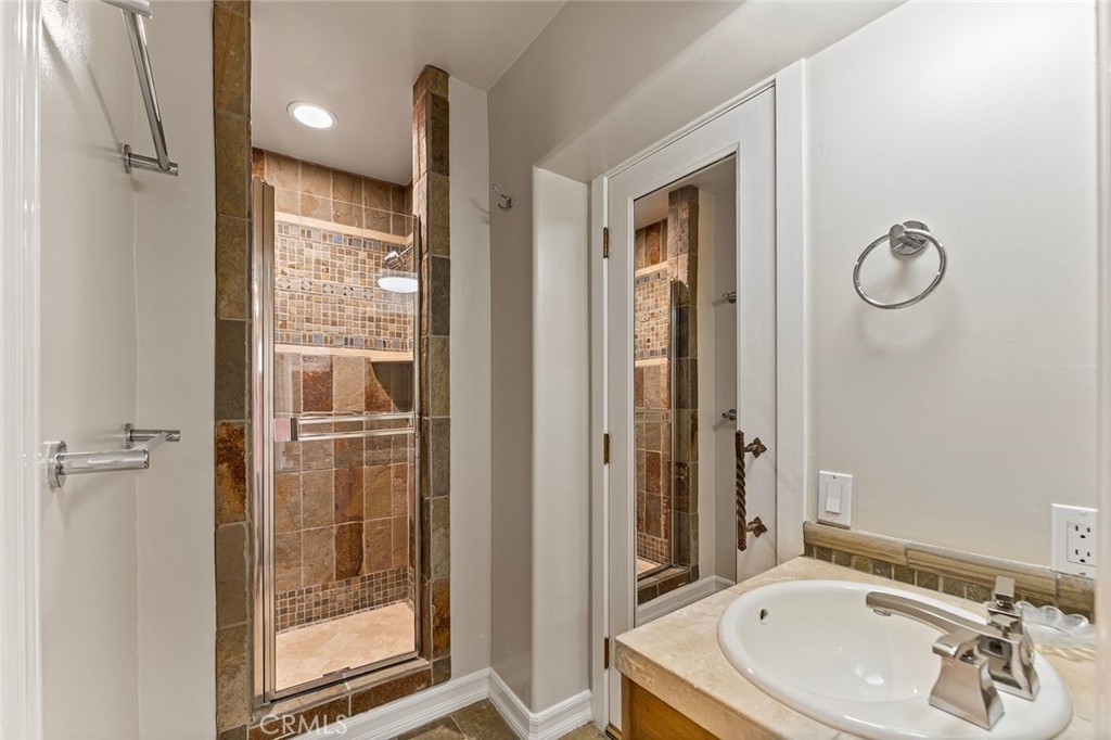 Alamitos Beach (AB) - Residential Lease