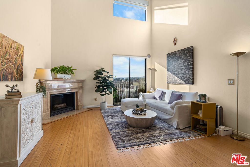 Photo of 625 S Berendo Street #609, Los Angeles, CA 90005 (MLS # 26647717)