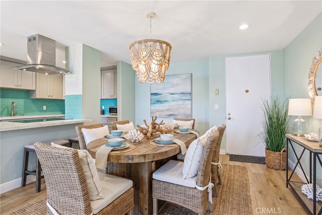 6542 Ocean Crest Drive B306