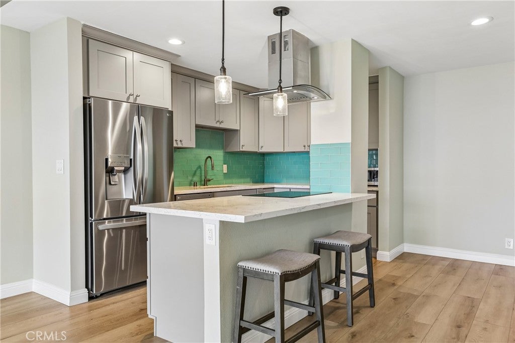 6542 Ocean Crest Drive B306