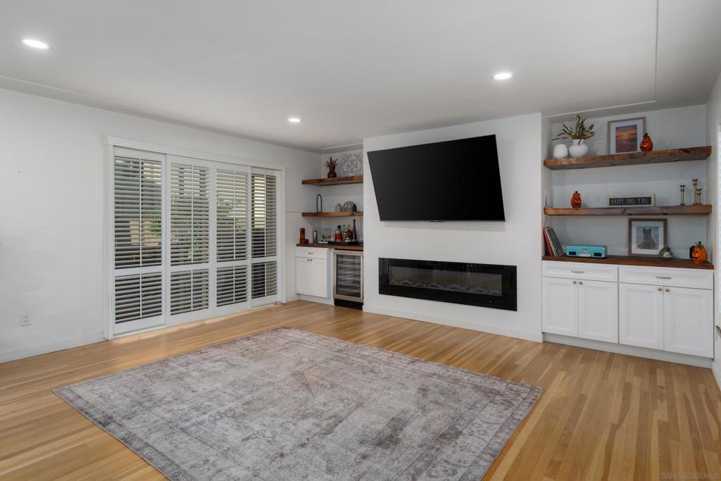 Pacific Beach - Residential Income