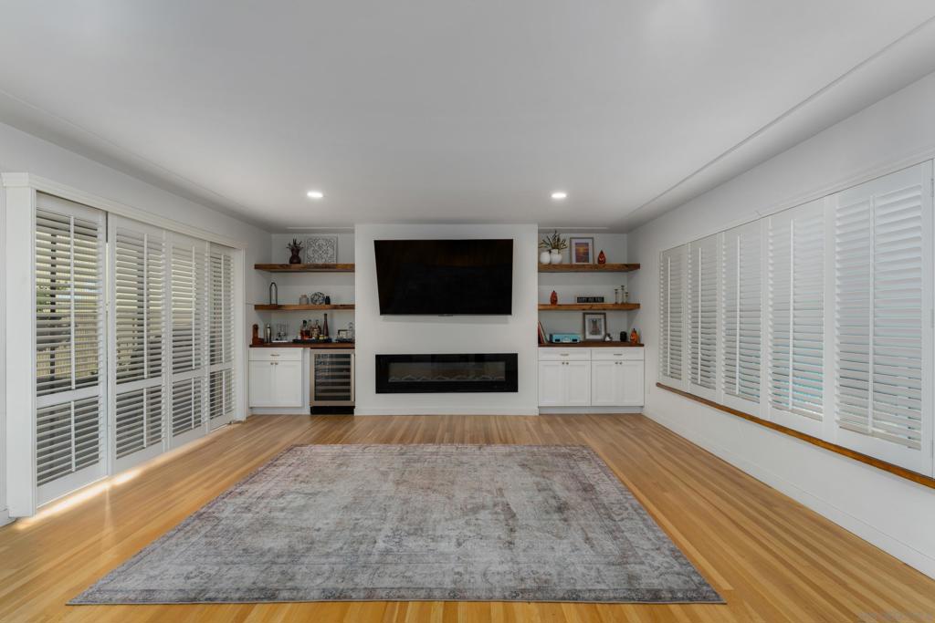 Pacific Beach - Residential Income