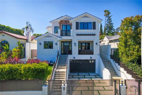 Photo of 10555 Holman AVE, Los Angeles, CA 90024 (MLS # SB26157184)
