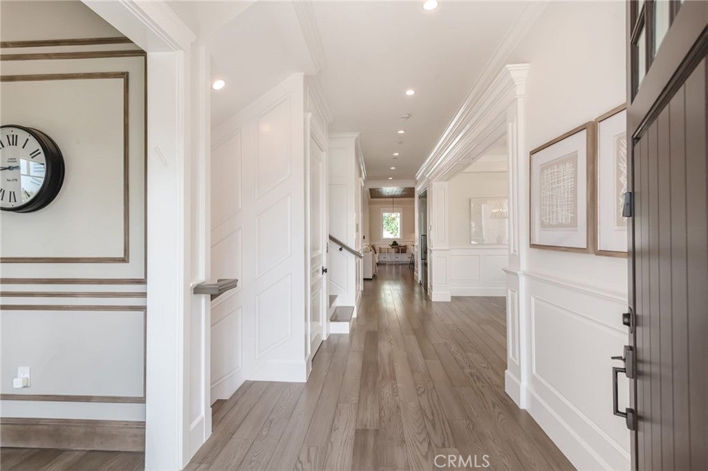 10555 Holman