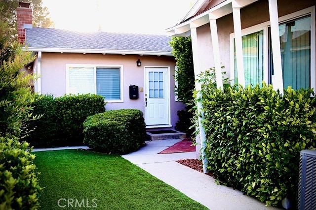 South of Ventura Blvd, Three bedrooms and two full bathrooms. Freshly painted, light and bright. Ceramic tile floor living room and kitchen, featuring a spacious countertop and breakfast bar. Large master bedroom with large walk in closet and dual sink counter top bathroom. central air. Approximately 1484 square feet.