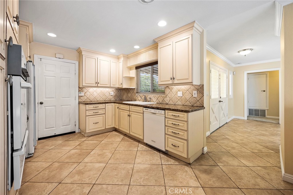 Rolling Hills - Residential Lease