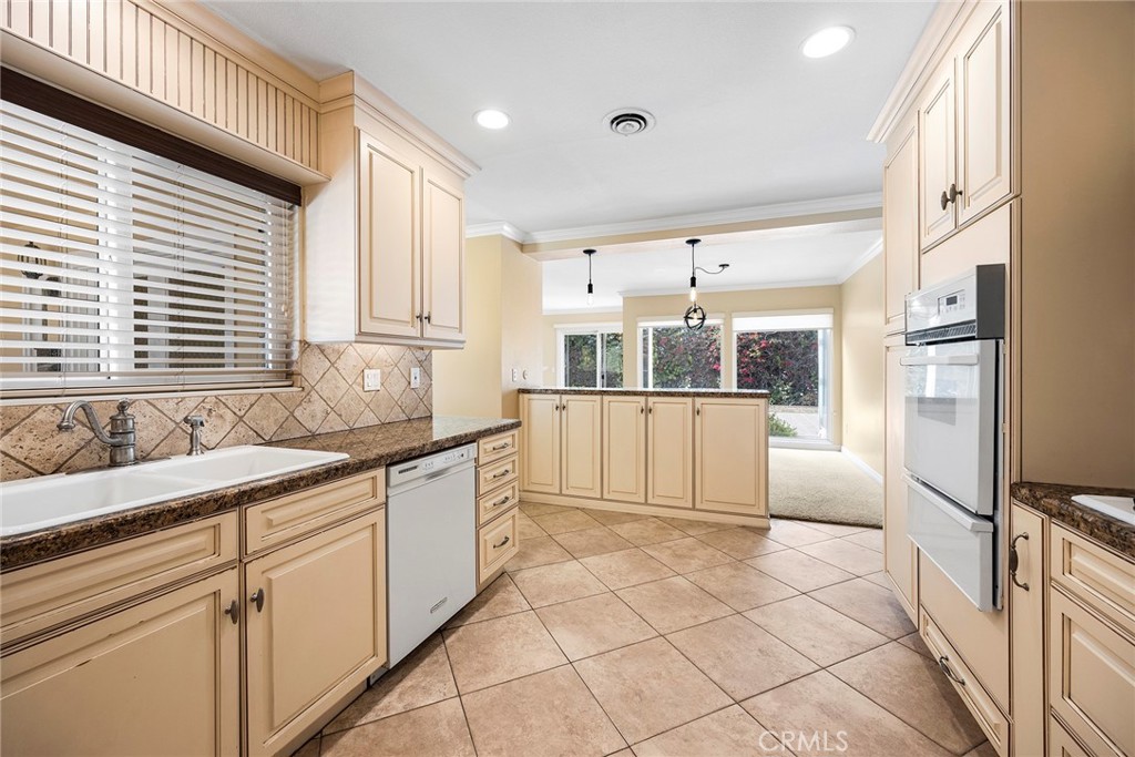 Rolling Hills - Residential Lease