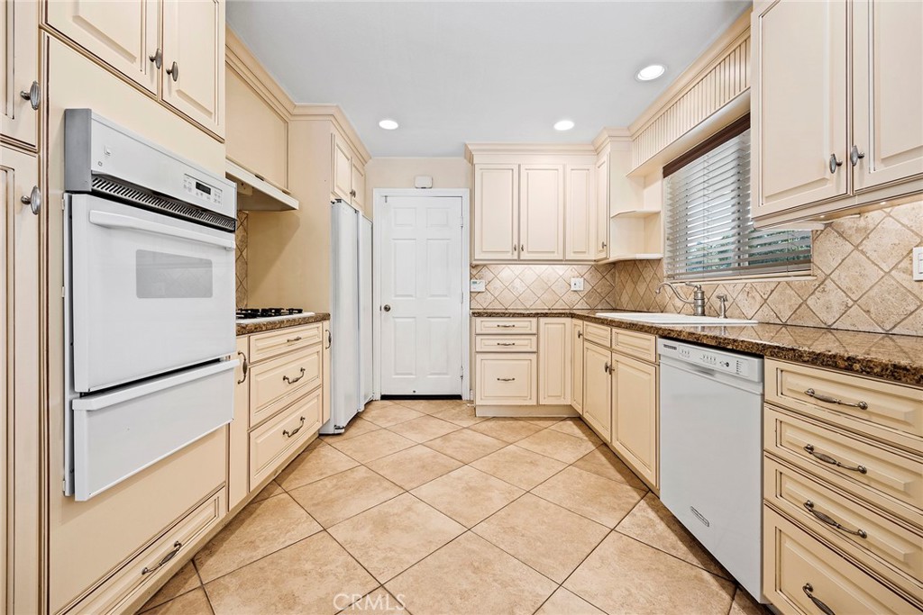 Rolling Hills - Residential Lease