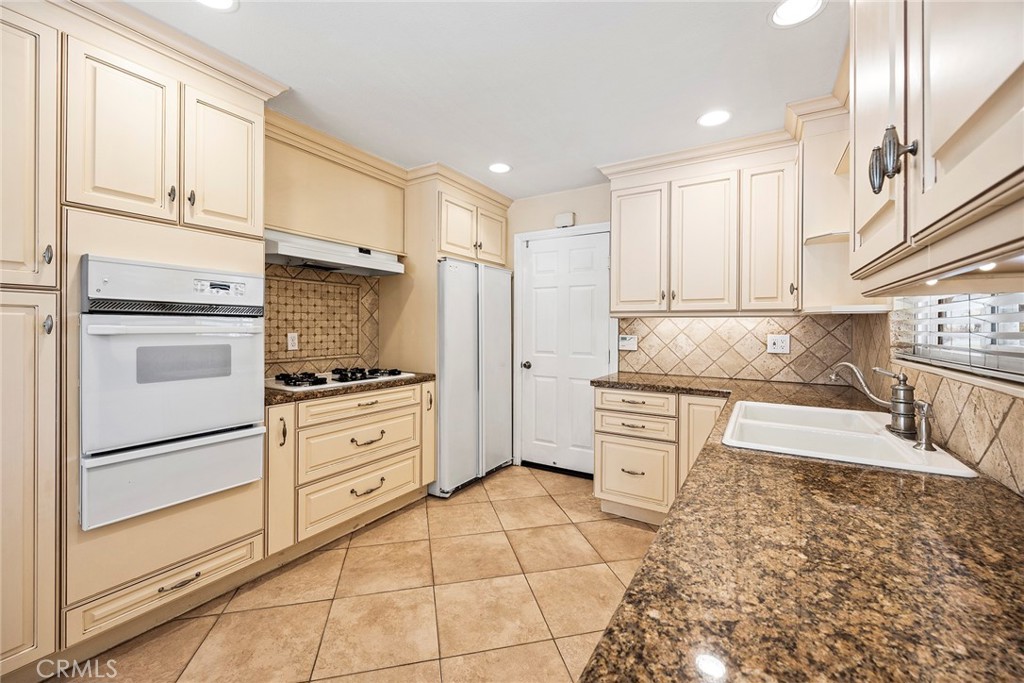 Rolling Hills - Residential Lease