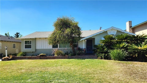 Photo of 719 S Aldenville Avenue, Covina, CA 91723 (MLS # AR26216067)
