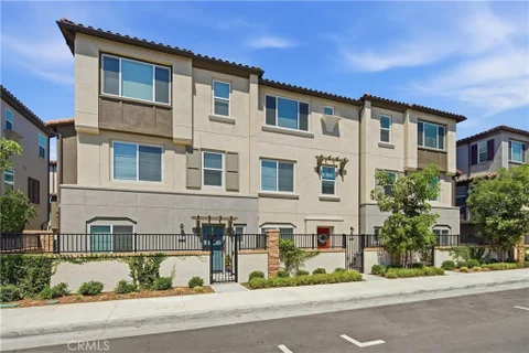 MLS: IV26188544