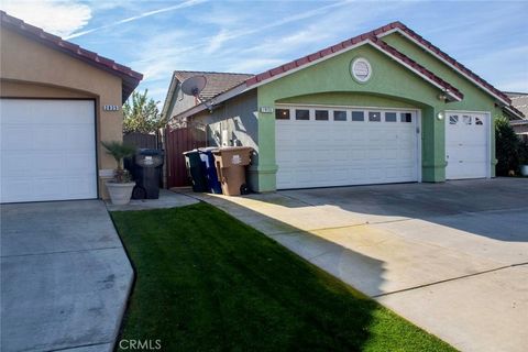 Photo of 2901 Flint Hills Dr, Bakersfield, CA 93313 (MLS # SR26041779)