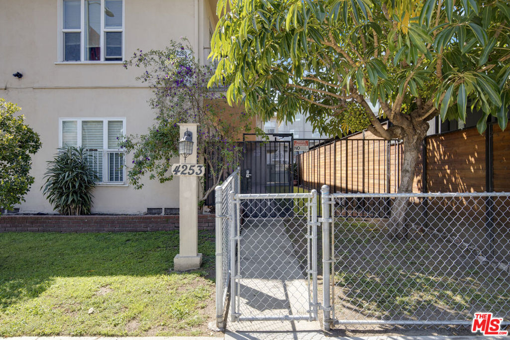 4253 S Centinela Avenue