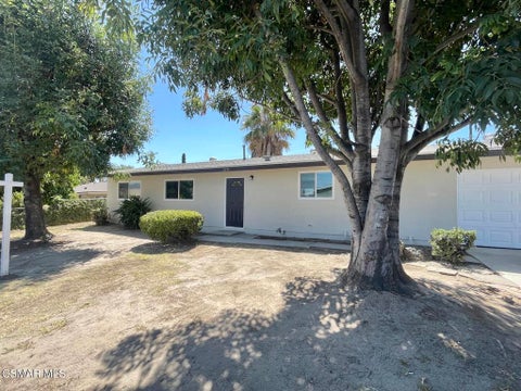 Photo of 2233 Caldwell Avenue, Simi Valley, CA 93065 (MLS # 226003956)