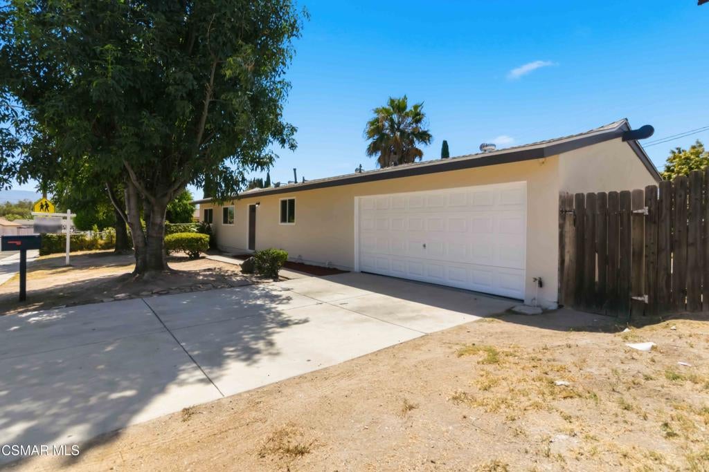 2233 Caldwell Avenue