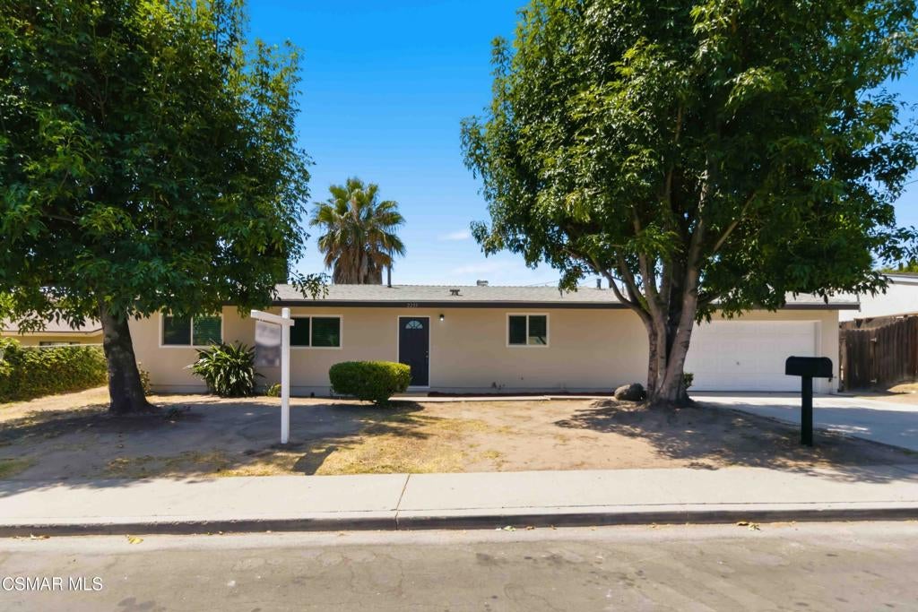 2233 Caldwell Avenue
